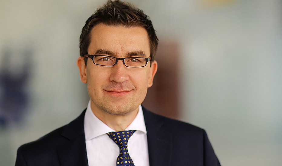 Foto: Jens Freudenberg Professor Dzienis lächelt in die Kamera.